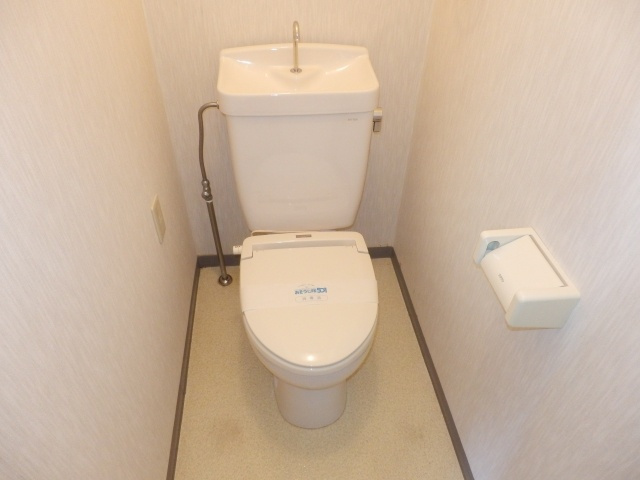 田村ハイツBのトイレ|コンパクトで使いやすいトイレです