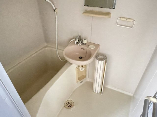 田村ハイツBの浴室|落ち着いた空間のお風呂です