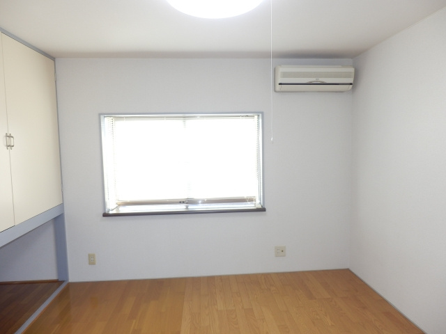 田村ハイツBの洋室|使い勝手のいい洋室です