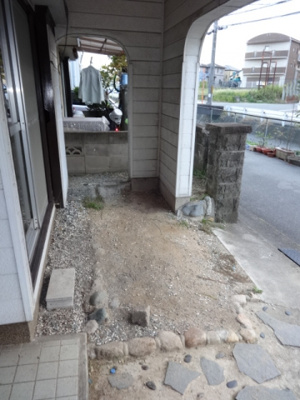 【その他共用部分】 | 野口町北野貸家 | 玄関前にバイクや自転車が置けます！
