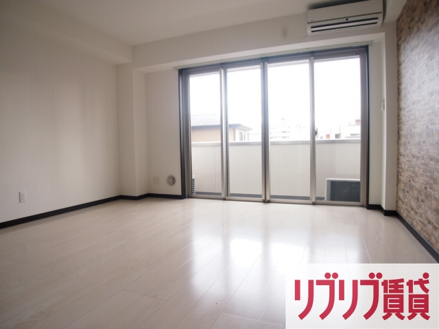 フェアリーヒルズの居間・リビング