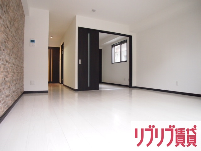 フェアリーヒルズの居間・リビング