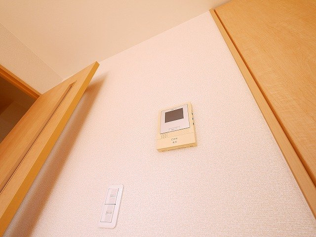 ラフィネ梅美台のセキュリティ|モニター付きインターホンです