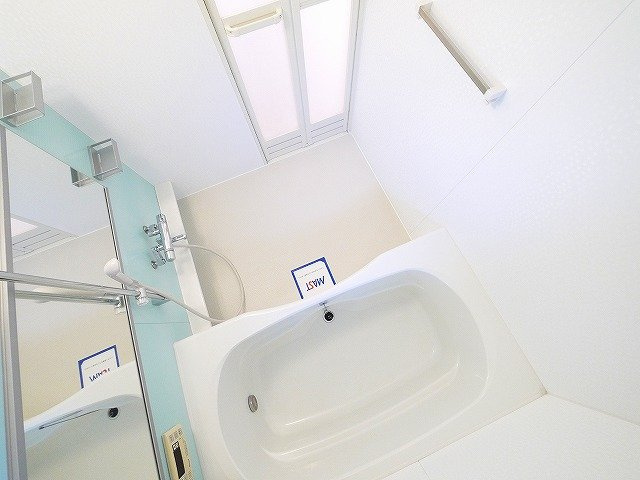 ラフィネ梅美台の浴室|追い焚き機能付きで経済的です