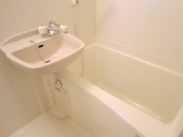 プルス塚本の浴室