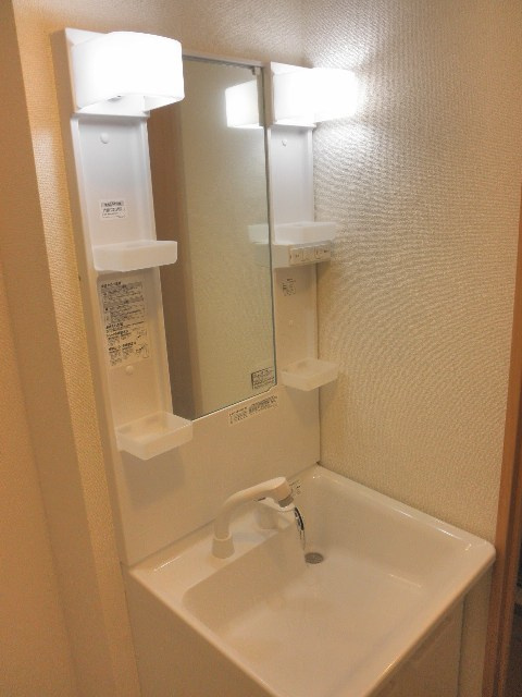 アムール三津屋の独立洗面台