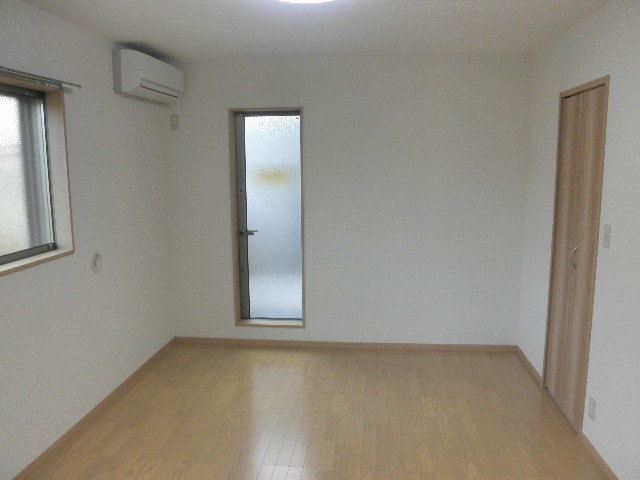アムール三津屋の居間・リビング