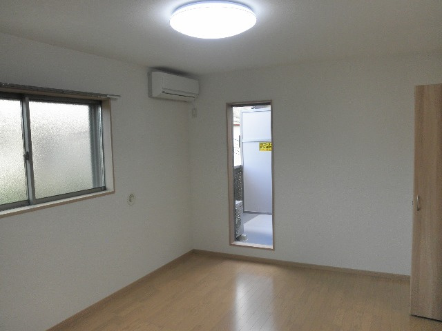 アムール三津屋の居間・リビング