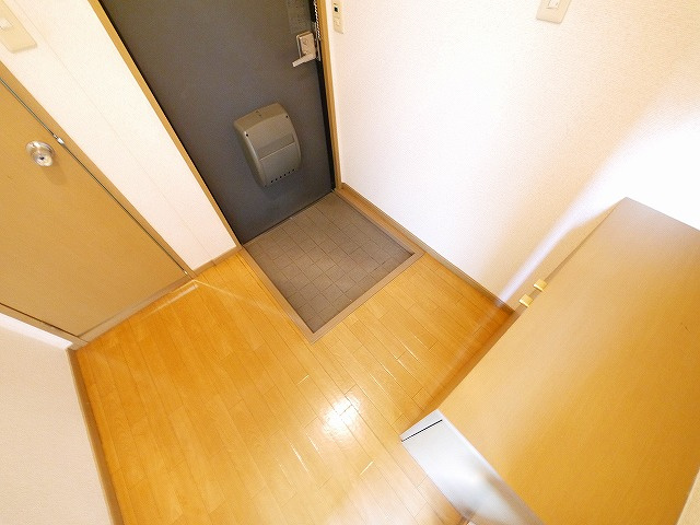 ファミール寺田Bの玄関