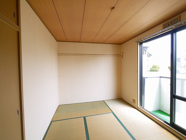 ファミール寺田Bの和室