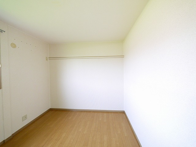 ファミール寺田Bの洋室