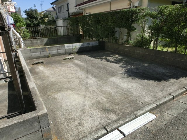 メゾンファミール港南台の駐車場|メゾンファミール港南台　駐車場