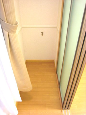 【設備】 | フォーブル２１A | シューズボックスは横幅広めです。