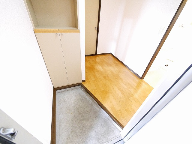 グリーンハイツ高塚の玄関|落ち着いた玄関です