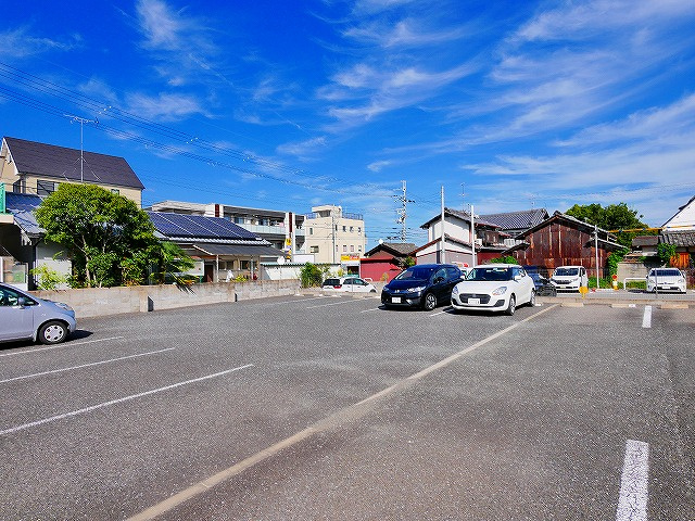 フェリシティーＥの駐車場|駐車スペースもあります