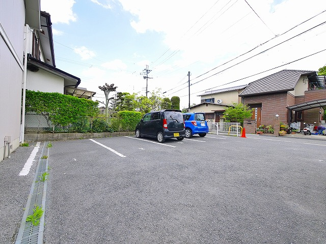 くるみハイツの駐車場|駐車スペースもあります