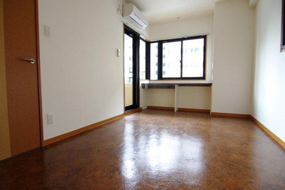 【洋室】 | ヴィレッジリバー天神橋