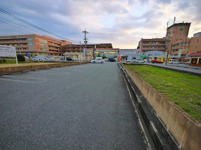 蔵之庄町店舗の駐車場