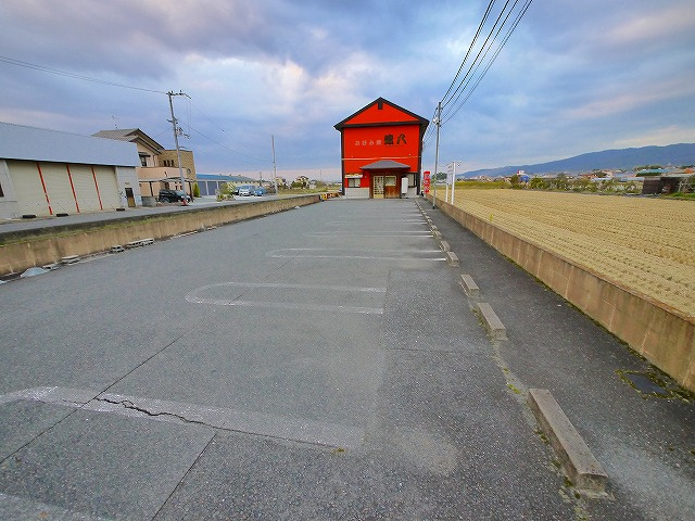 蔵之庄町店舗の駐車場