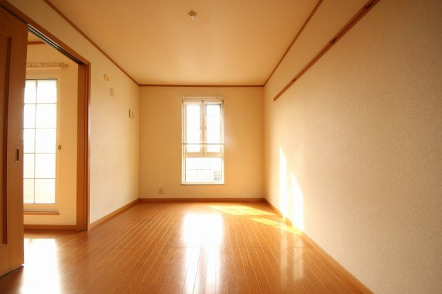 プラティーク晃望台の寝室|開放的な寝室です
