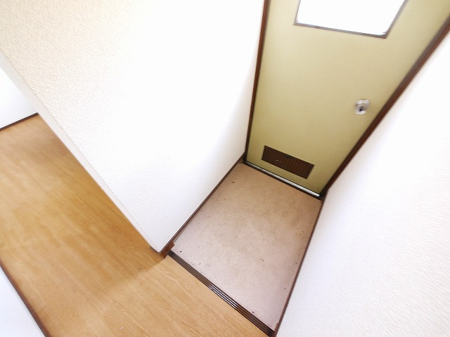 平和荘の玄関
