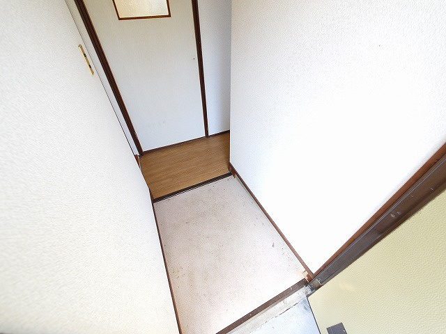 平和荘の玄関
