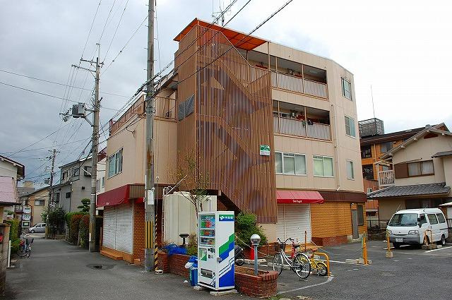 新大宮若草ビルの外観