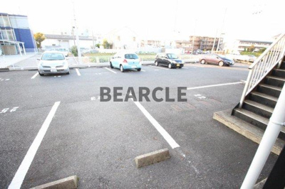 【駐車場】 | サープラス庄山Ⅱ | 駐車場完備です