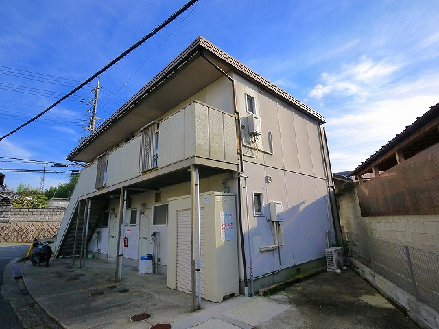 米沢ハイツの外観