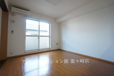 【居間・リビング】 | ルーチェ・デル・ソーレ | ※写真は全て同間取り203号室です