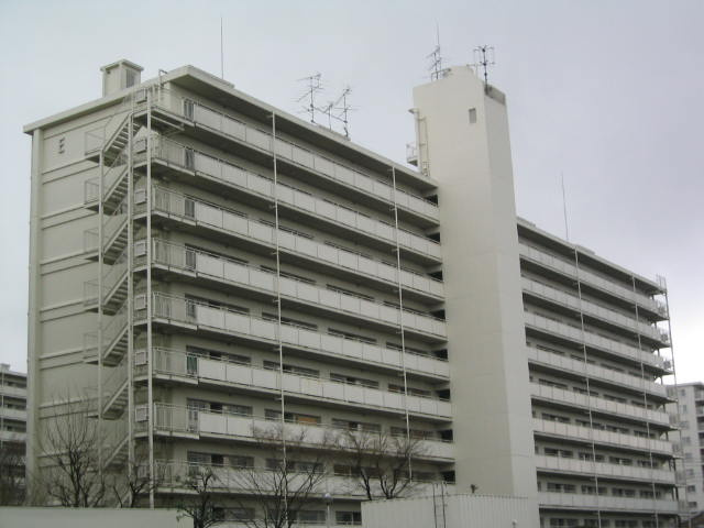 取手中央タウンF棟の外観