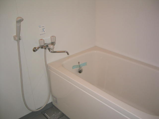 取手中央タウンF棟の浴室