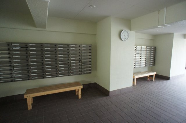 取手中央タウンF棟のエントランス