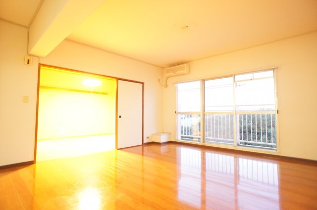 取手中央タウンF棟の居間・リビング