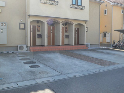 【駐車場】 | メゾン・ド・フォレⅠ | 車をお持ちの方に嬉しい駐車場付きの物件です