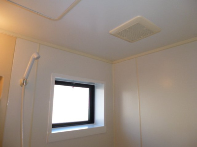 【浴室】 | セジュール老松 | 窓