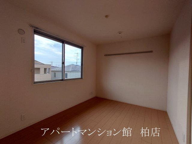 センターフィールドＢの洋室