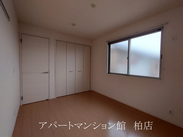 センターフィールドＢの洋室