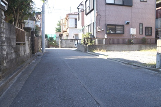 【前面道路含む現地写真】