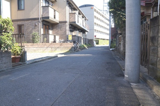 【前面道路含む現地写真】