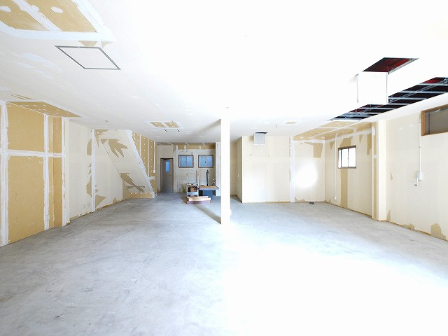 浦西ビルの内装