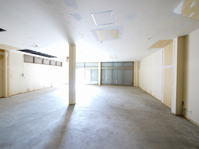 浦西ビルの内装