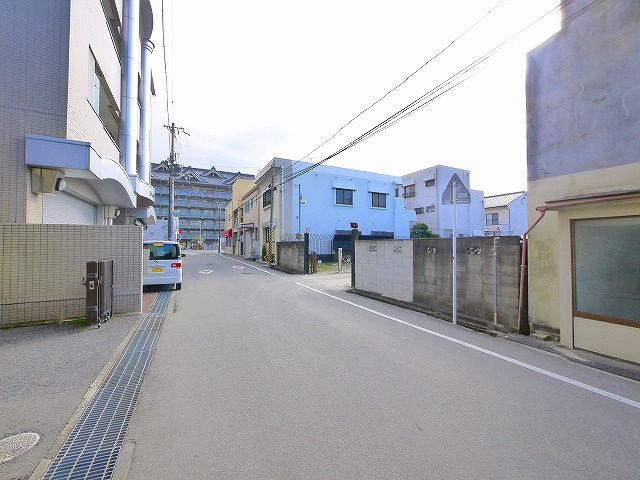 浦西ビルの周辺