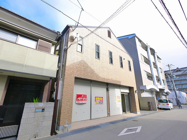 浦西ビルの外観