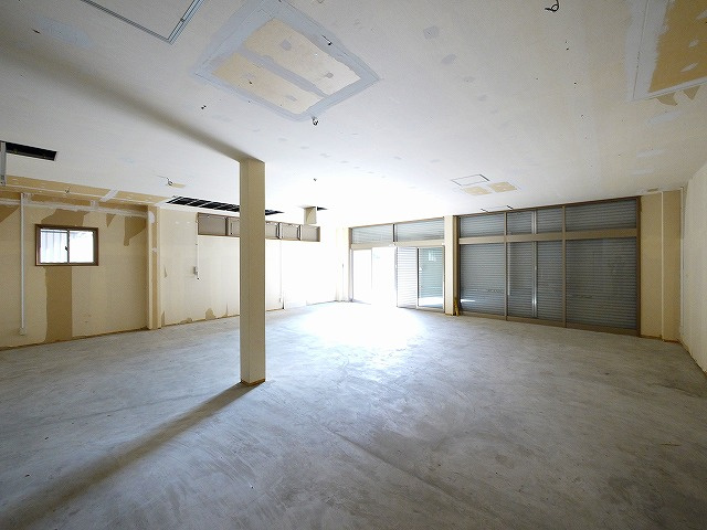 浦西ビルの内装