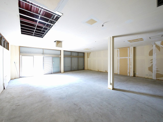 浦西ビルの内装