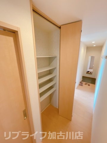 シャーメゾン新野辺の収納|写真は202　左右反転タイプ
