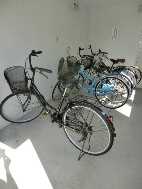 メゾン新高のその他共用部分|駐輪場