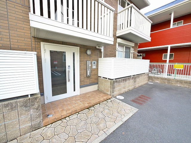 リビングタウン新大宮　Ｂ棟のエントランス|落ち着いたエントランスです