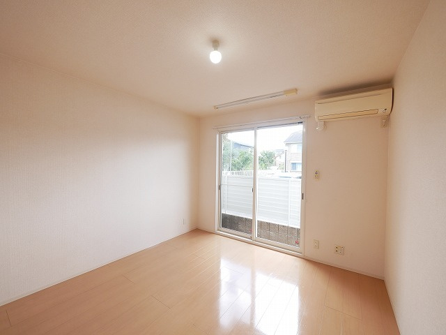 リビングタウン新大宮　Ｂ棟の居間・リビング|ゆったり過ごせる居間です